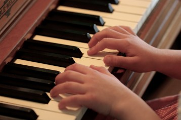 hands-on-piano